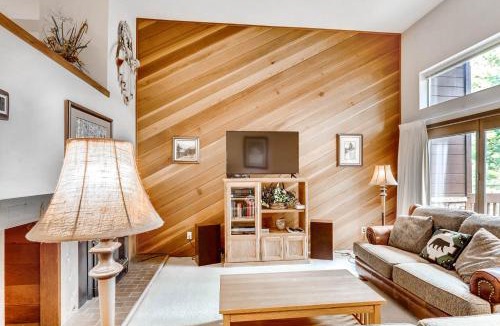 Four O'Clock House | Winterpoint 42 by Ski Country Resorts