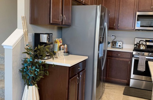 Las Vegas House | Wonderful NEW 3 BR 2.5 BA Townhouse for 8 2 Miles from Las Vegas Strip