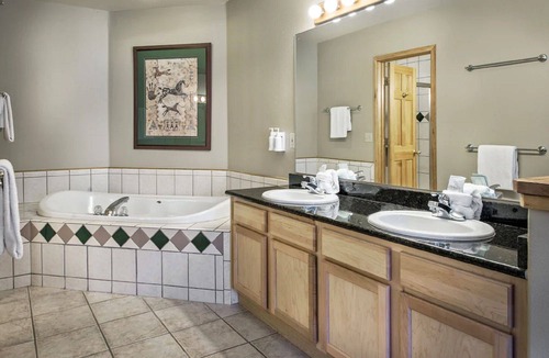 Four O'Clock Resort | XMAS SKIING IN Breckenridge, GRAND TIMBER LODGE 12/19/26 -12/26/26