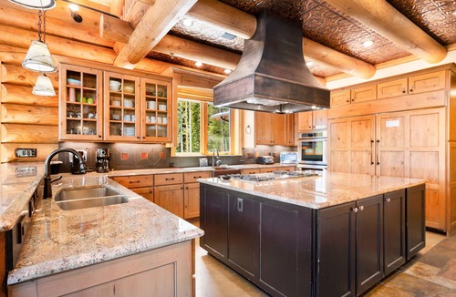Breckenridge House | Year Round Perfection! Seasonal Creek, Wildlife.
