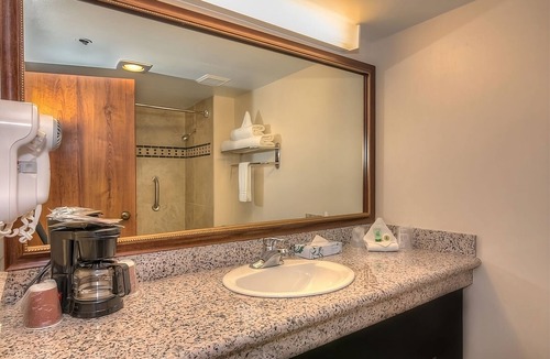 Grand Junction Hotel | You Found it! Colorado Getaway! Indoor Pool, Hot-Tub, Family and Pet-Friendly!