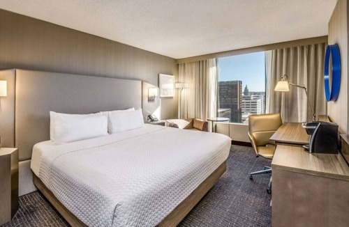 Downtown Denver Hotel | Your Home Away From Home! Pet-Friendly, Near Denver International Airport