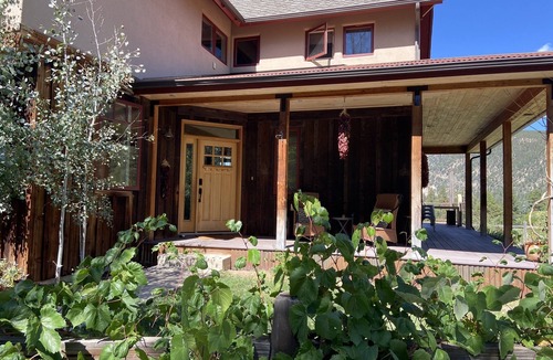 Durango House | Your Mountain Town Retreat Awaits! Close to Town, Trails and the Train!