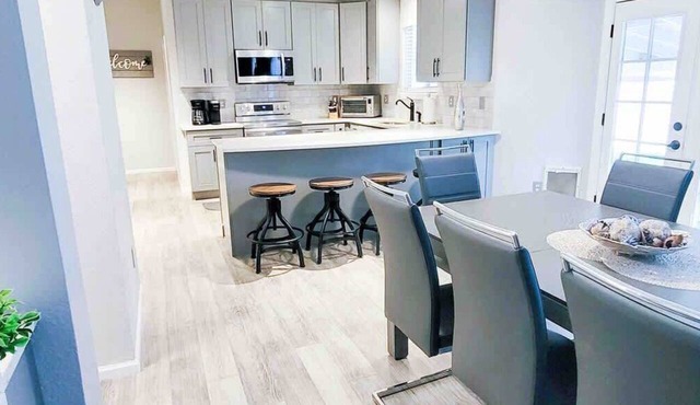 $0 Fees-Modern Home; Easy to Downtown/Scenic Trail