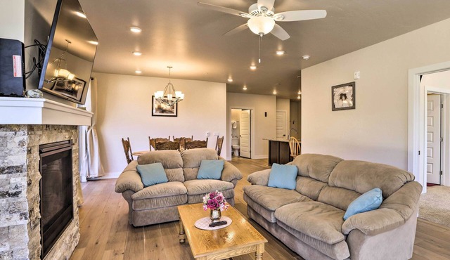 1 Mi to Ski Slopes! Mtn-View Condo in Keystone