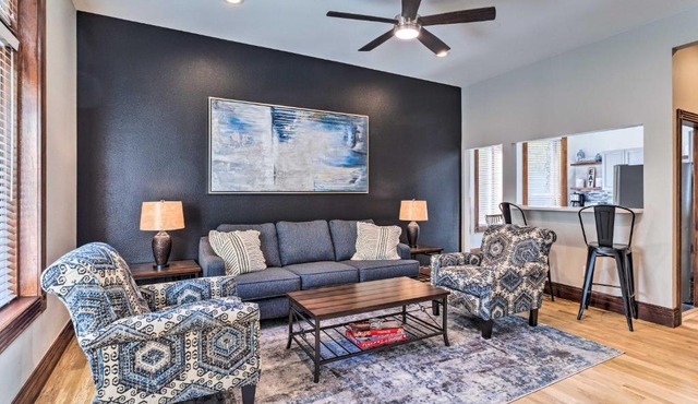 < 1 Mi to St Joseph's: Denver Townhome!