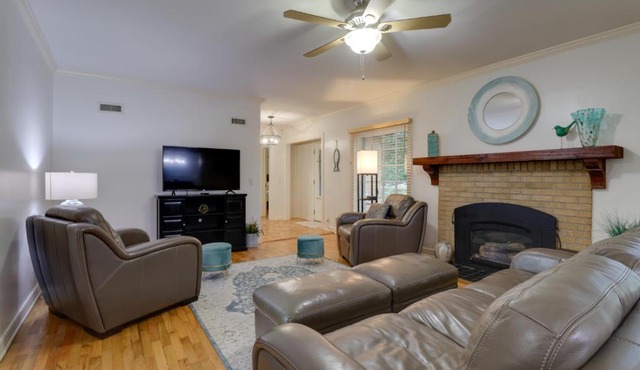10 Mi to Grand Lake: Home w/Game Room in Jay!