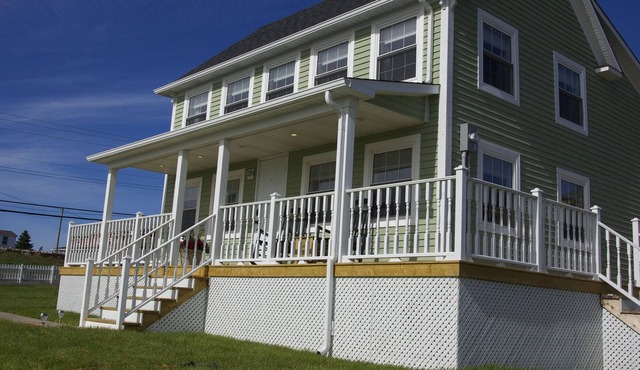 100 Year Old Saltbox Style Newfoundland Home With Spectactular Ocean Views in Twillingate