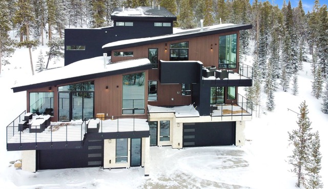 10BR Grand Townhome Multi Million Dollar Views