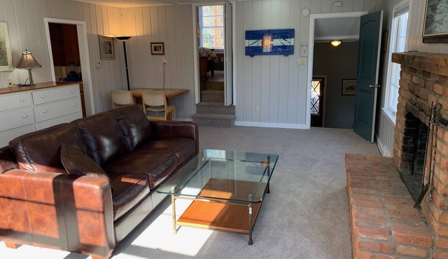 1200sqft, 1Bd,1Ba,1Car garage in Cheyenne Canyon