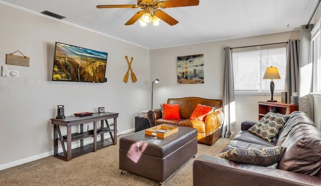 2 bedroom, 1 bath, with additional sofa sleeper, dog friendly w. fee, Foosball Table, quiet neighborhood