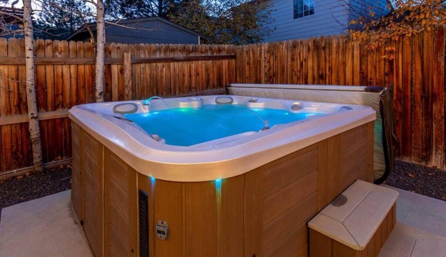 2 King Beds/Hot Tub/BBQ/Hiking/Fire Pit