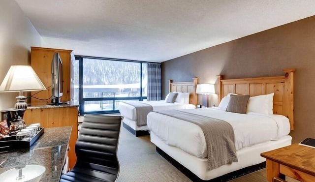 2 Queen Hotel Rm w/Balcony | Spa, Pool & Shuttle