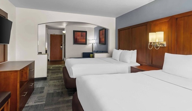 2 Stylish Denver Suites Close to Shopping, Parks, Trails & Entertainment