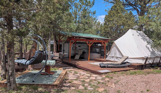 29ft Alpha Wolf RV PLUS Sibley double bell tent COMBO! @EvansCliff, Hot Tub! in hot springs