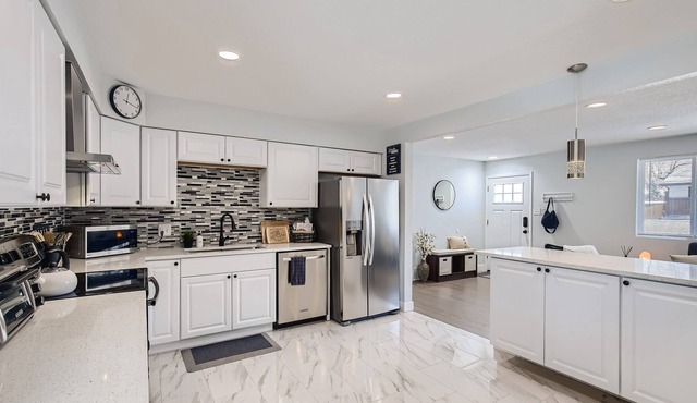 2BR/1B Private Home, EV Charger, Pet Friendly, Close to DT
