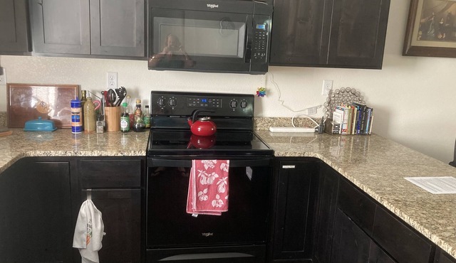 2BR+2.5Bath+2Car Garage-Pets ok!