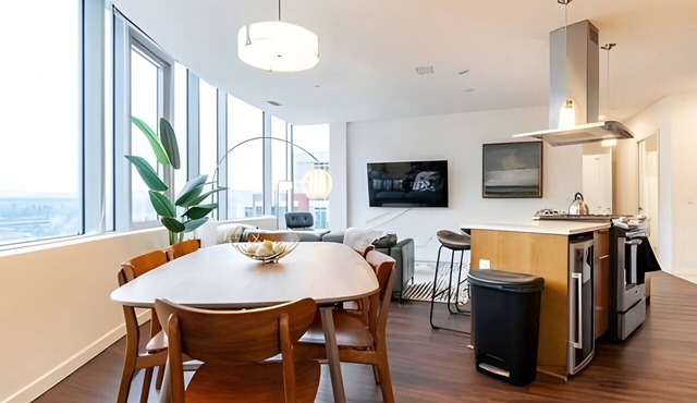 2BR Penthouse | Gym | Bellevue | Sophari Towers E