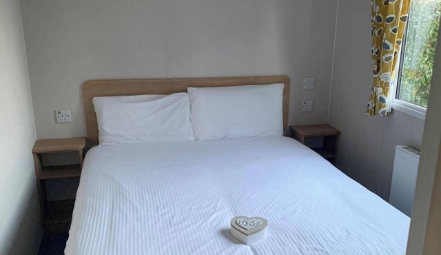 3 Bed Cabin - Sleeps 6 - Wifi, Free Parking, Pets in Romney Marsh