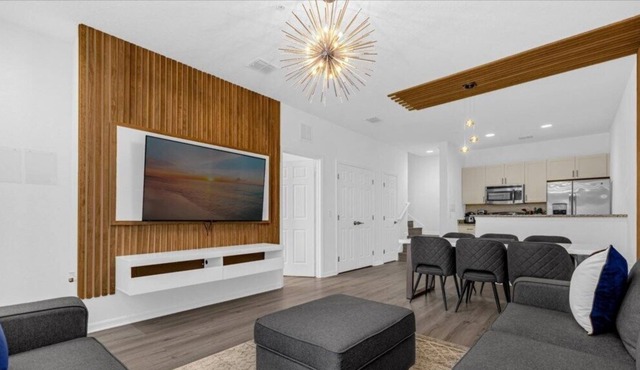 3 Bedrooms/ 2 Bathrooms Lucaya Village (26-102)