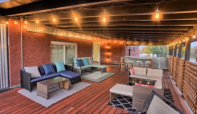 3 Full Apts w/ Rooftop Deck