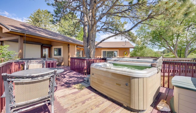 3 mi from Garden of the Gods | Hot Tub & Sauna