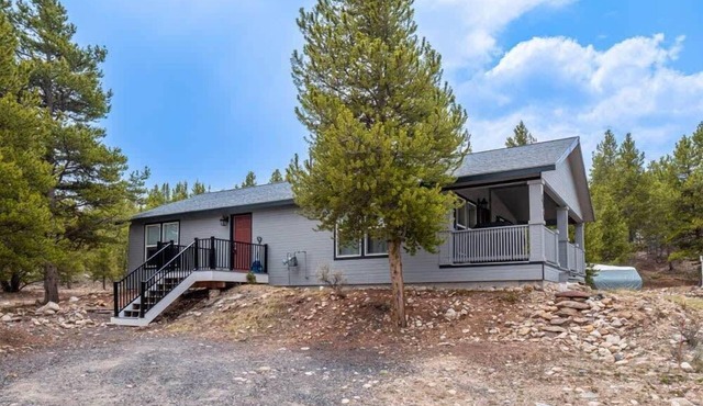 3BR Mountain View - Covered Patio - Pet Friendly