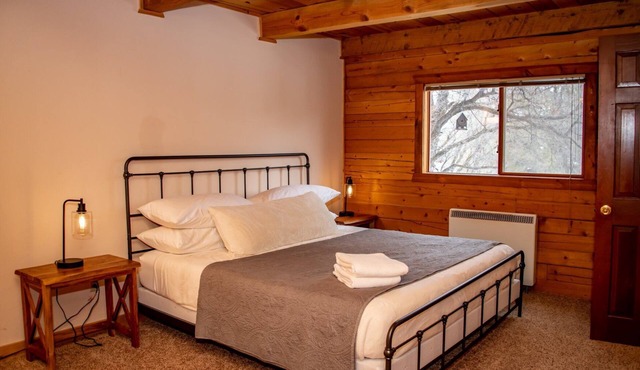 3BR Pet Friendly | Mountain Views, Dark Skies, Walk to Trails, Exceptional Coffee