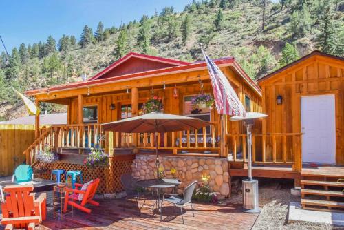 4 Units in Red River: Mtn Views, Steps to Main St