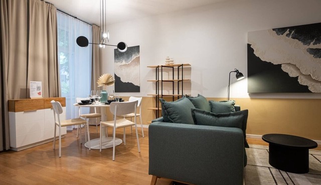42 m2 central bright apartment with a terrace in Wien