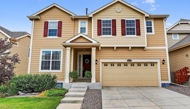 4BR+ Office+Softball+ Downtown+ Tesla charger. Parking garage