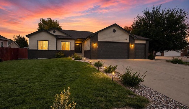 5BR Greeley Home - Sleeps 14, Pets Ok, EV Charger