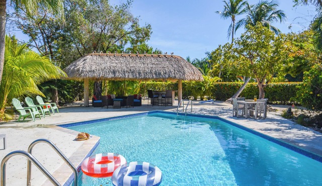 6BR Villa + Bungalow | Pool & Tiki | 30 Min to KW in Monroe County