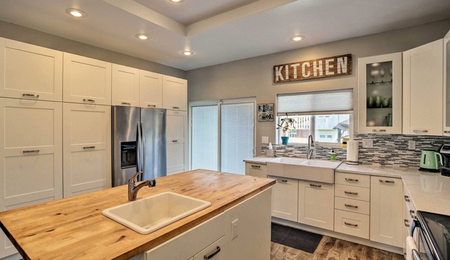 7 Mi to Dtwn Denver: Arvada Home w/Patio