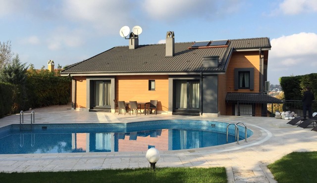 7BR PRIVATE POOL VILLA SARIYER ZEKERIYAKOY LUXURY in istanbul