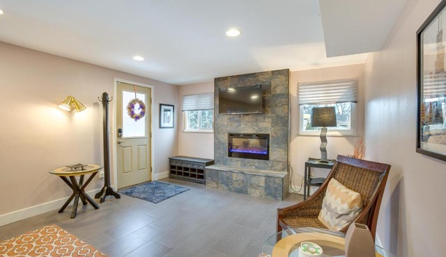 9 Mi to Dtwn: Quiet South Denver Apartment