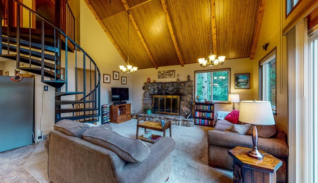 A-Frame Cabin next to Stream on 3 Acres - Dogs OK