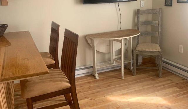 Adorable 1-bedroom upstairs apartment in charming Parker for a relaxing stay!
