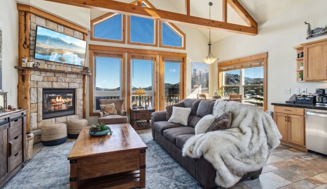 Alpine Haven - Mountain Views & Private Hot Tub
