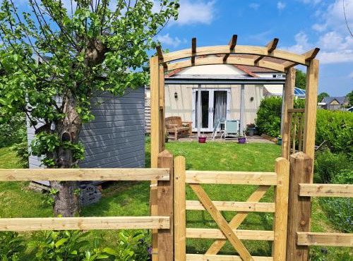 Apple Tree Corner Apartment in Yate