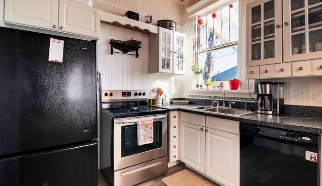 Après Vin-Dog Friendly Bungalow in Wine Country, Festivals & Fruit Stands!