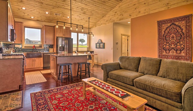 Arkansas River Valley Casita: 9-Acre Hayfield!