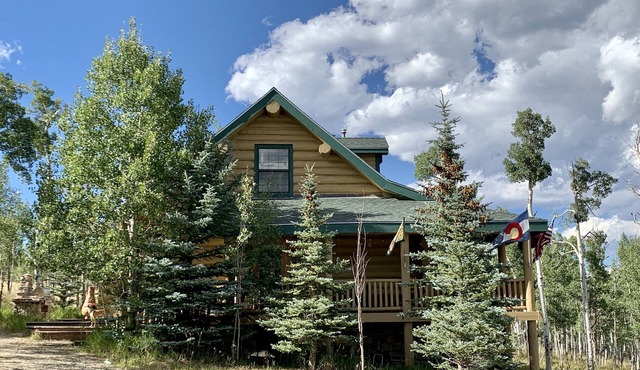 Aspen Sunset Log Cabin - surrounded by aspen trees & gorgeous views
