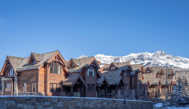 ASPENS AT COURCHEVAL- Unbeatable Ski Access, Views & Hot Tub