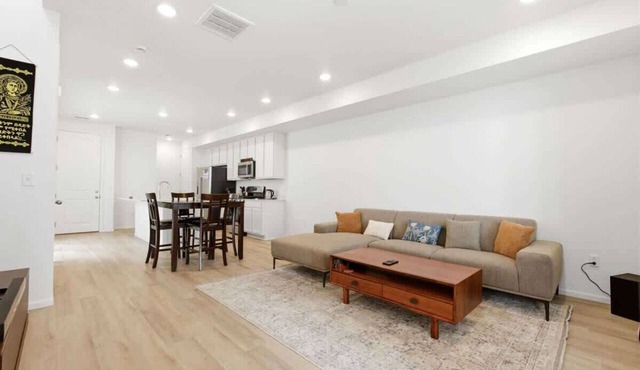 Aurora Modern Retreat