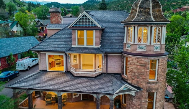 Award-Winning Restoration 1 Block to Downtown Manitou, Deck & Fireplaces