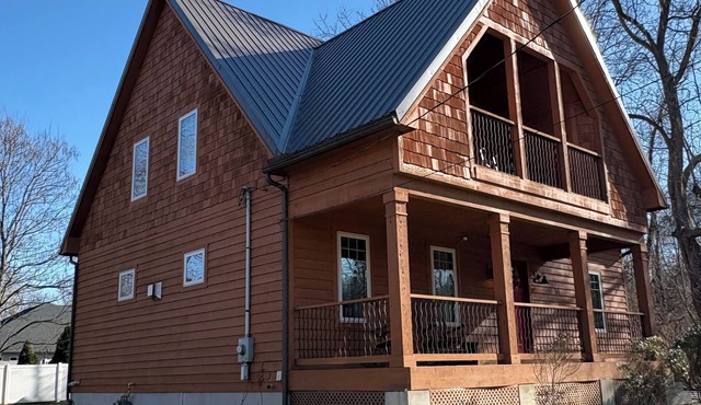 Bale & Trail Retreat in Akron