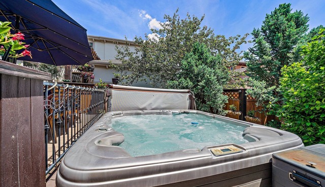 Basement Retreat - Hot Tub - Gnome Sweet Gnome!
