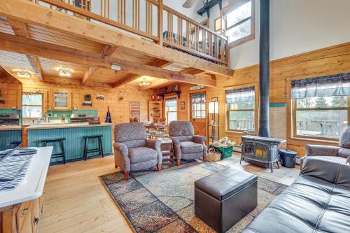 BBQs, Hikes & Fireside Nights: Cabin in Black Hawk