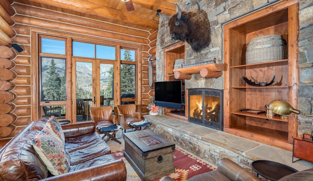Beautiful 4 Bedroom Townhome Located off Village Bypass Ski Run